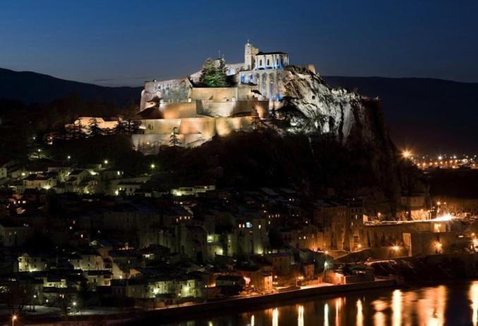 Etxe Laminak Sisteron Exterior foto