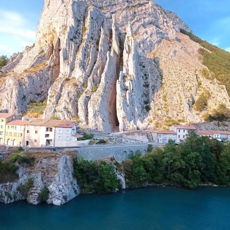 Etxe Laminak Sisteron Exterior foto